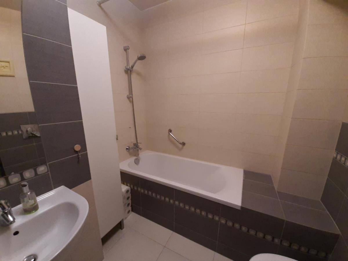 Apartament Di Trevi - Klimatyzacja Apartamento Wrocław Exterior foto